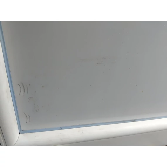 ENYHÉN SÉRÜLT Glassy -1/2- / Hőszigetelt Bejárati ajtó / 98x198 , 98x208 / Fehér